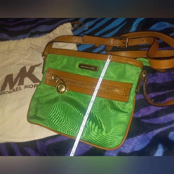Michael Kors Kempton Palm Green Nylon Cross Body - Picture 4 of 8